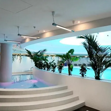 Hanza Tower Lux With Sauna & Pool & Jacusi Lägenhet